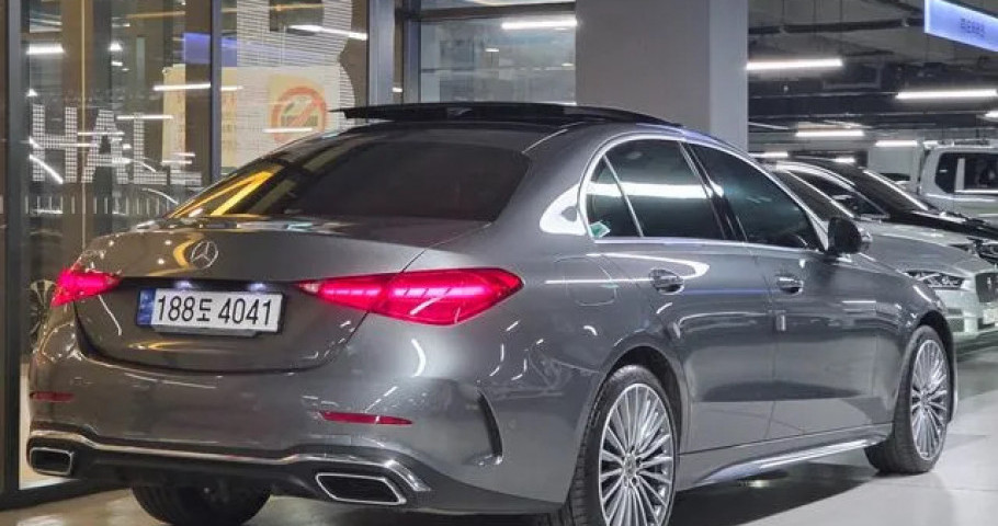 Mercedes-Benz C-Class 