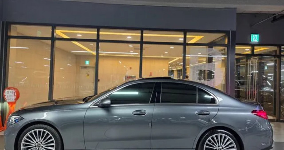 Mercedes-Benz C-Class 