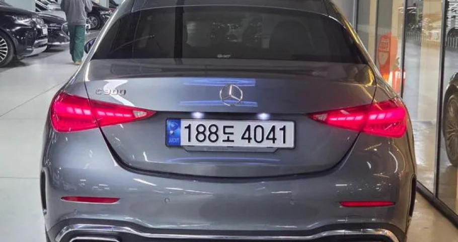 Mercedes-Benz C-Class 