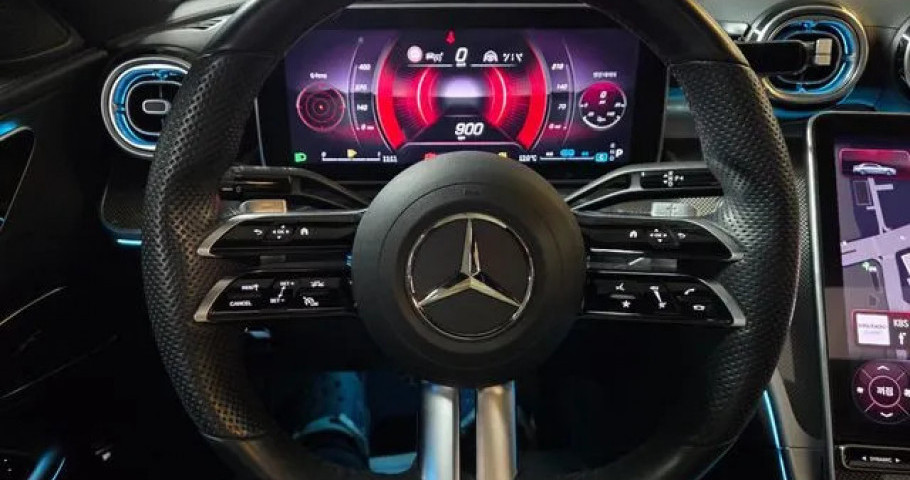 Mercedes-Benz C-Class 