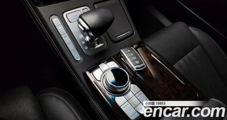Genesis G90 