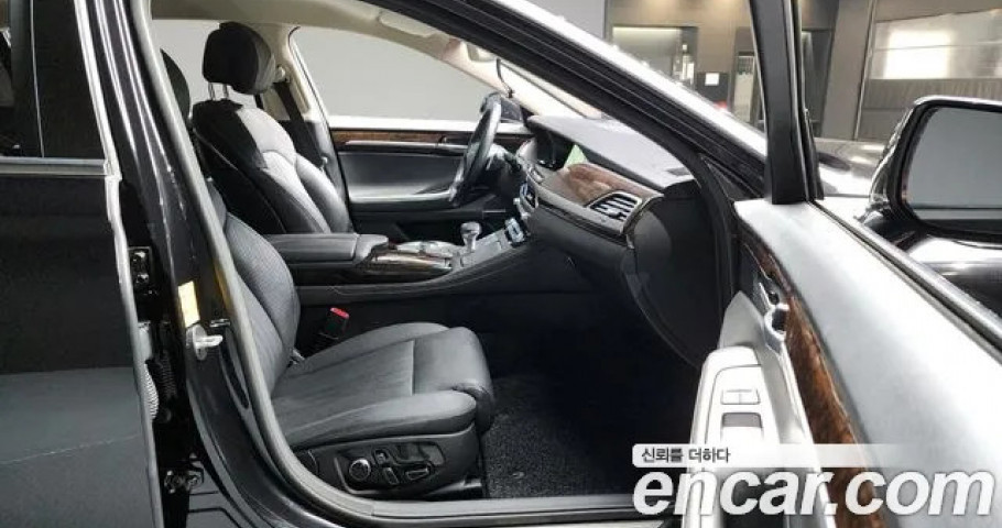 Genesis G90 