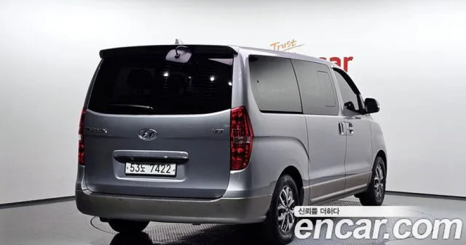 Hyundai Starex 