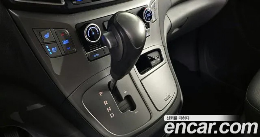 Hyundai Starex 