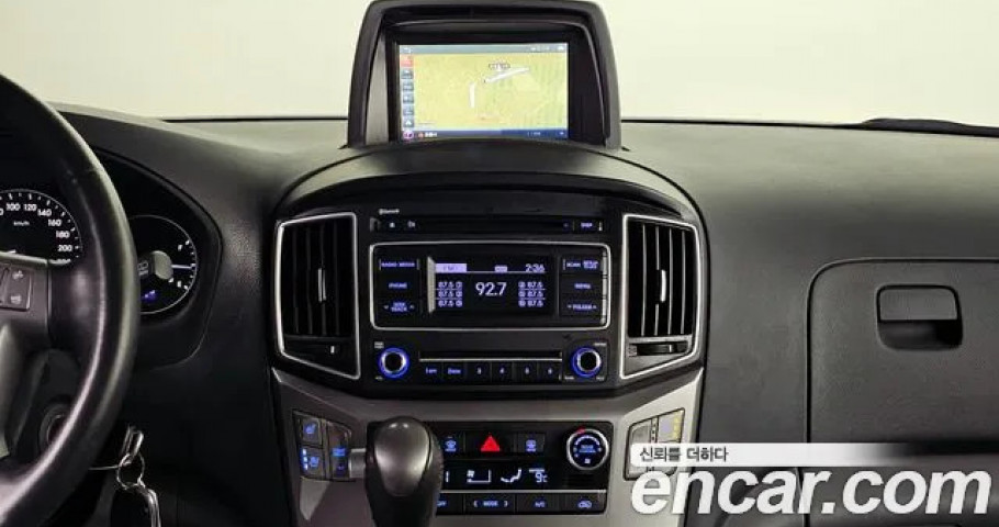 Hyundai Starex 