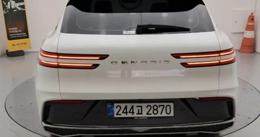 Genesis Gv70 