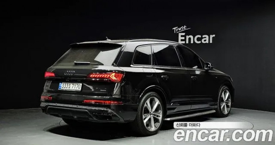 Audi Q7 