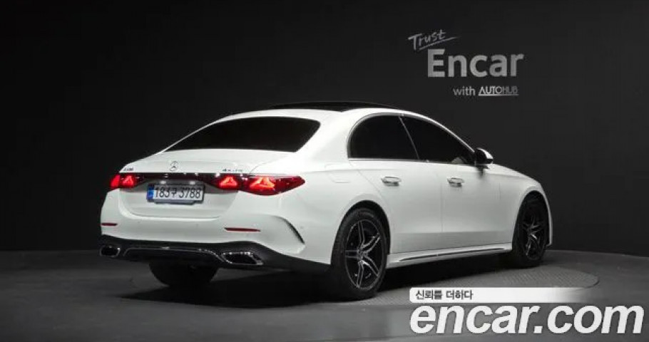 Mercedes-Benz E-Class 