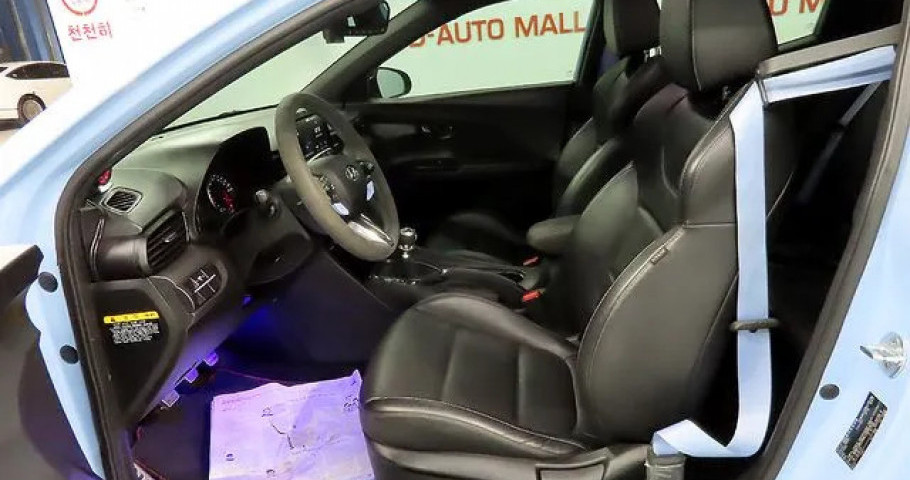Hyundai Veloster 