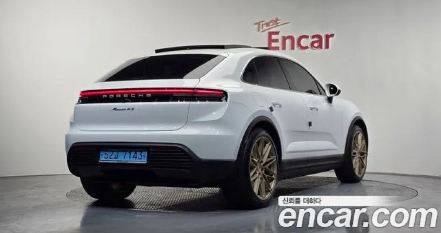 Porsche Macan 