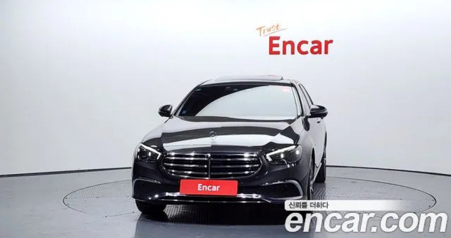Mercedes-Benz E-Class 