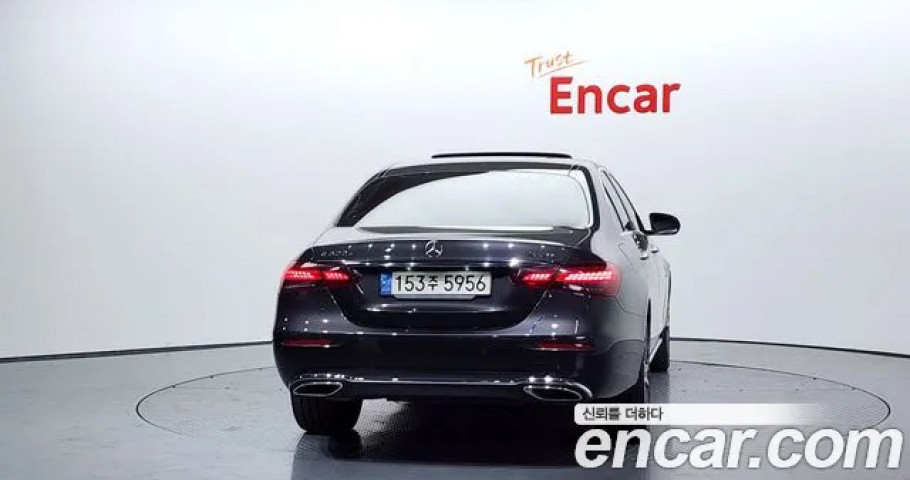 Mercedes-Benz E-Class 