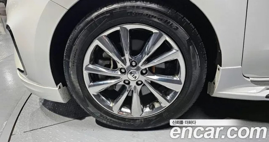 Kia Carnival 
