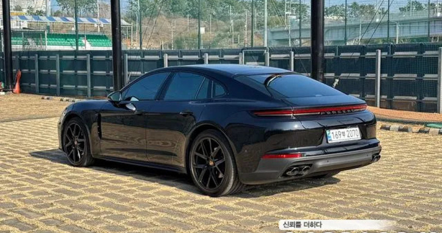 Porsche Panamera 