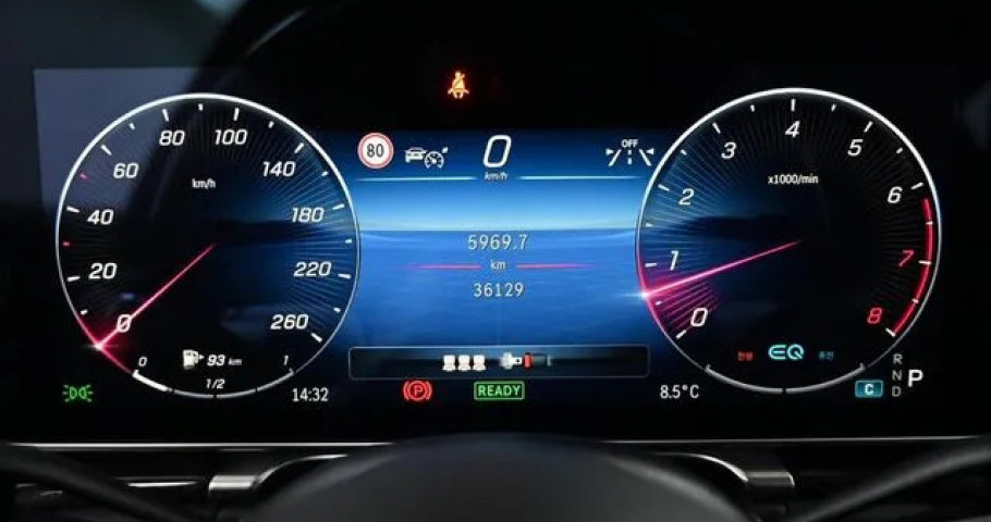 Mercedes-Benz S-Class 