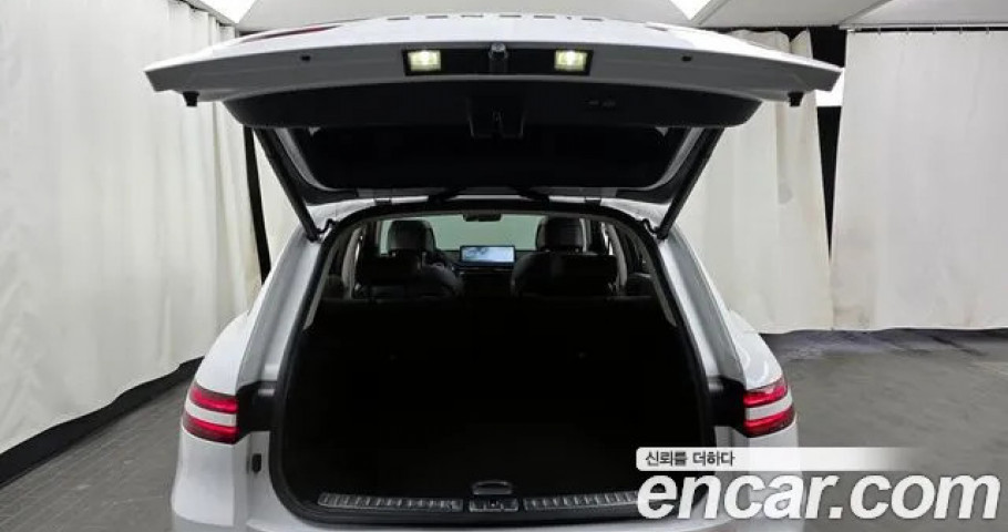 Genesis Gv70 