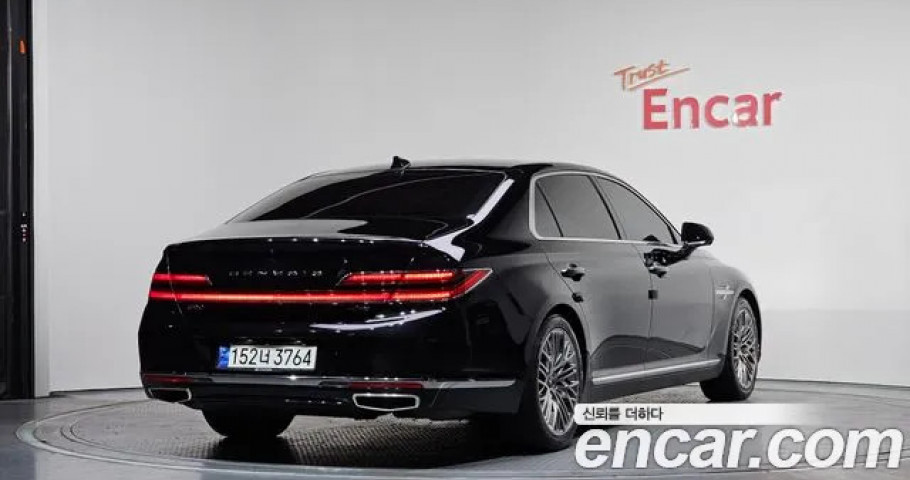 Genesis G90 