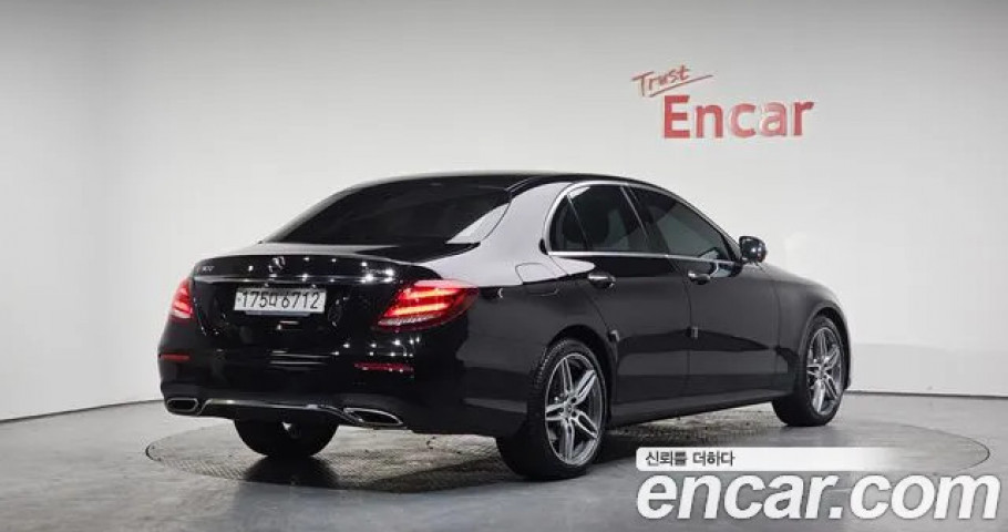 Mercedes-Benz E-Class 