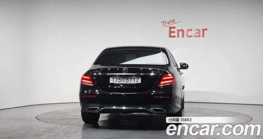 Mercedes-Benz E-Class 