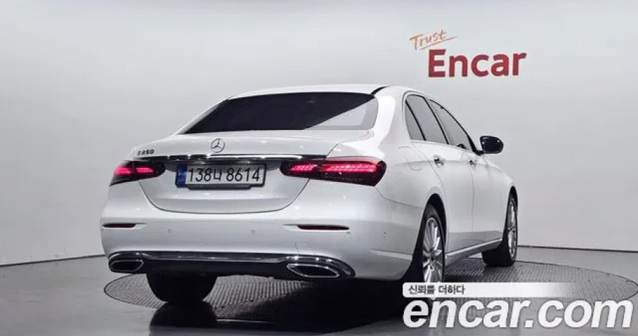 Mercedes-Benz E-Class 