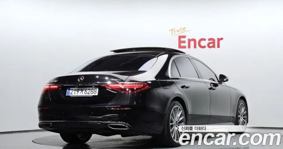 Mercedes-Benz S-Class 