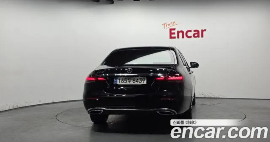 Mercedes-Benz E-Class 