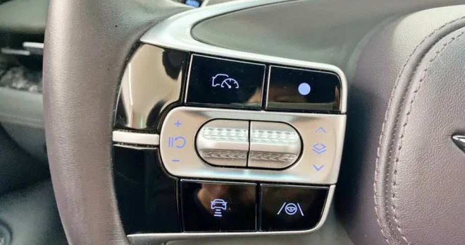 Genesis G90 
