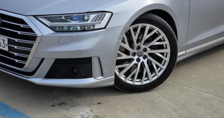 Audi A8 