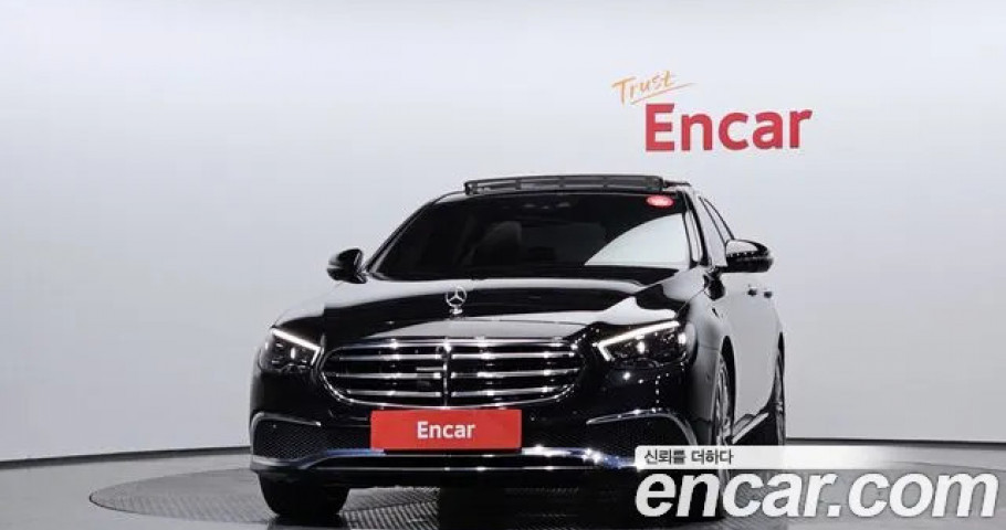 Mercedes-Benz E-Class 
