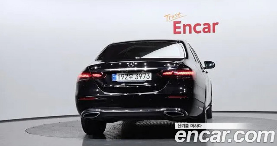 Mercedes-Benz E-Class 