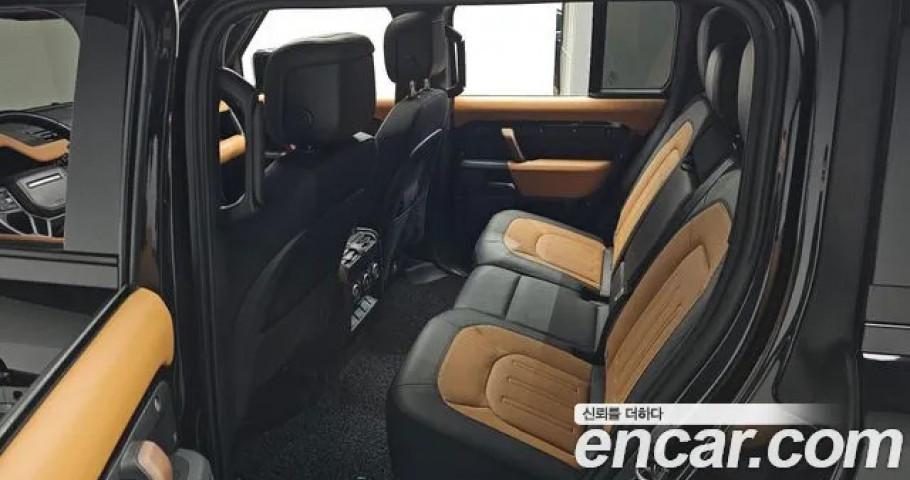 Land Rover Defender 