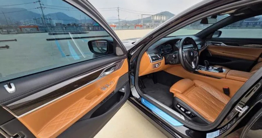 Bmw 7-Series 