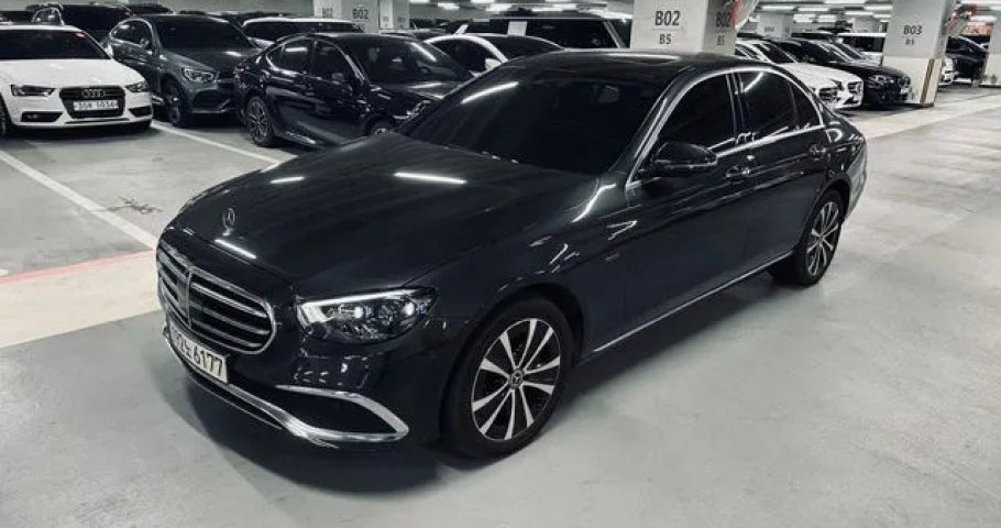 Mercedes-Benz E-Class 