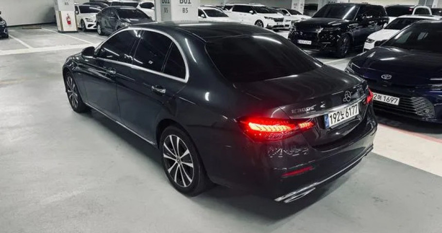 Mercedes-Benz E-Class 