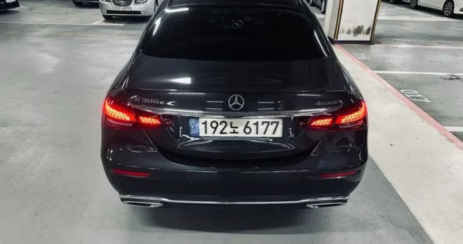 Mercedes-Benz E-Class 