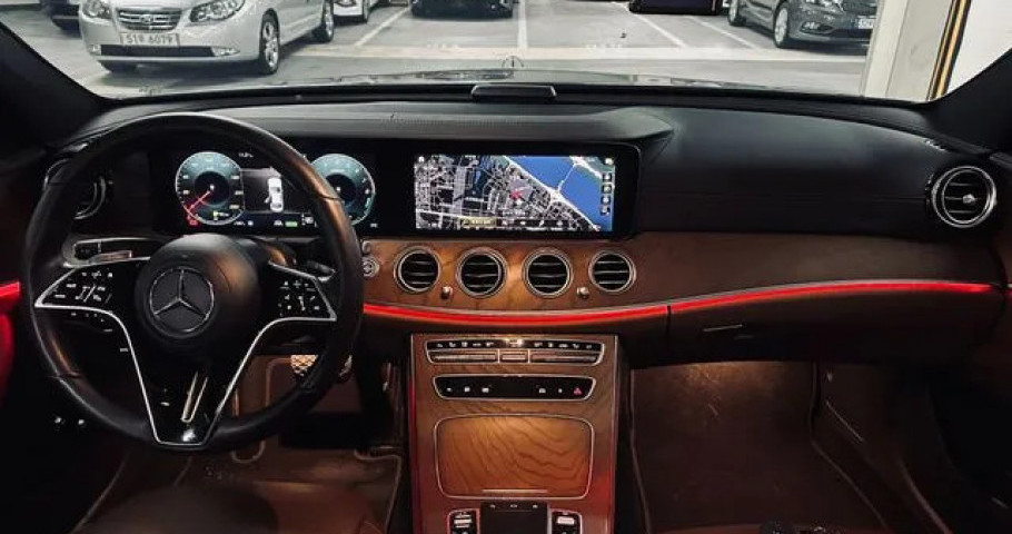 Mercedes-Benz E-Class 