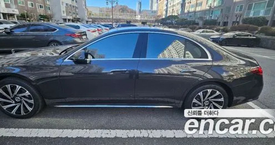 Mercedes-Benz E-Class 