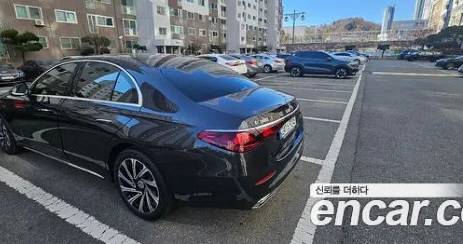 Mercedes-Benz E-Class 