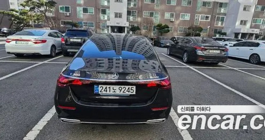 Mercedes-Benz E-Class 