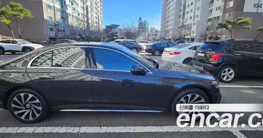 Mercedes-Benz E-Class 