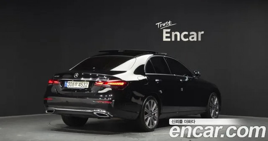 Mercedes-Benz E-Class 