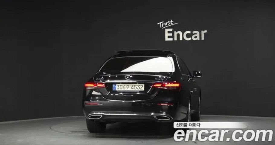 Mercedes-Benz E-Class 