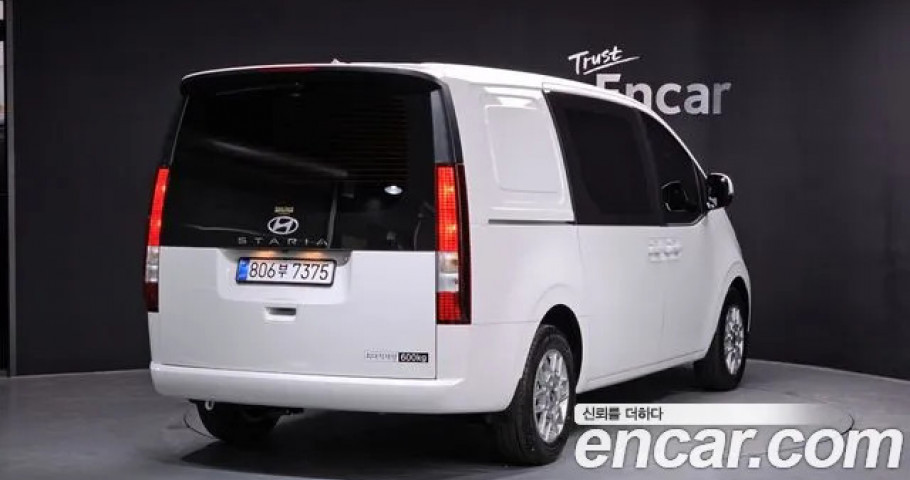 Hyundai Staria 