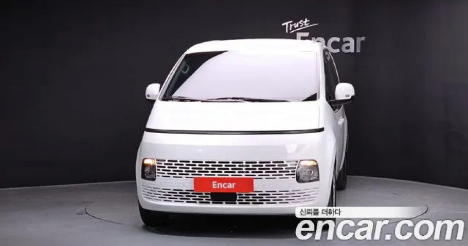 Hyundai Staria 