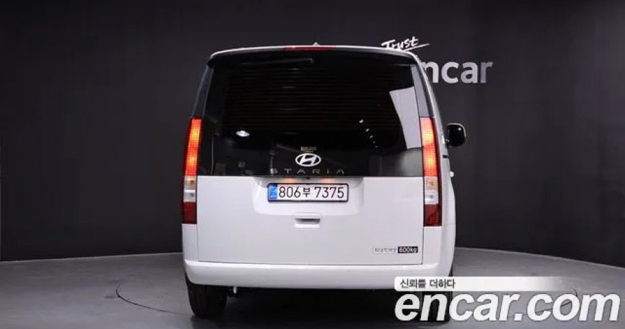 Hyundai Staria 