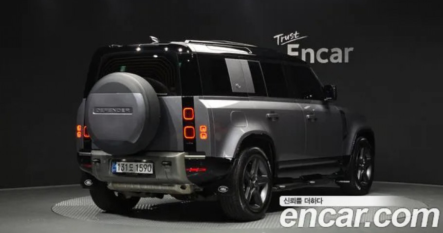 Land Rover Defender 