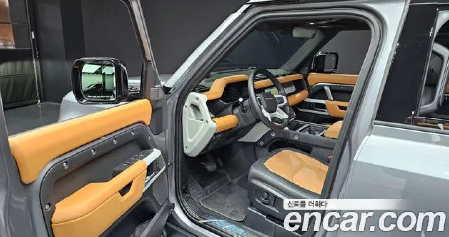 Land Rover Defender 