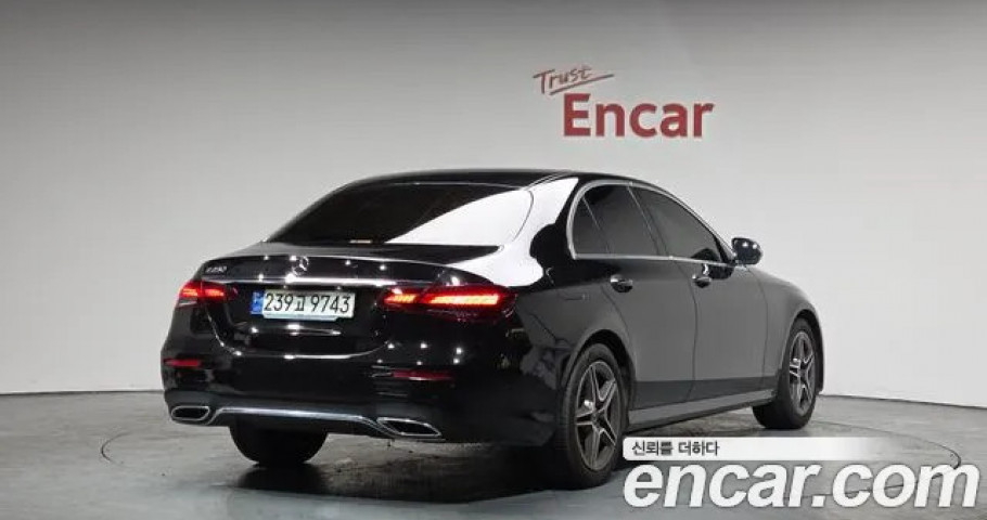 Mercedes-Benz E-Class 