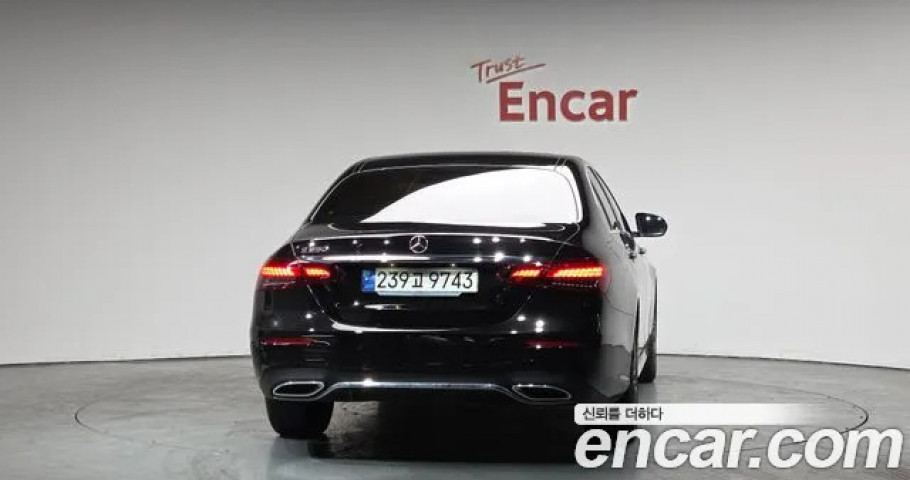 Mercedes-Benz E-Class 