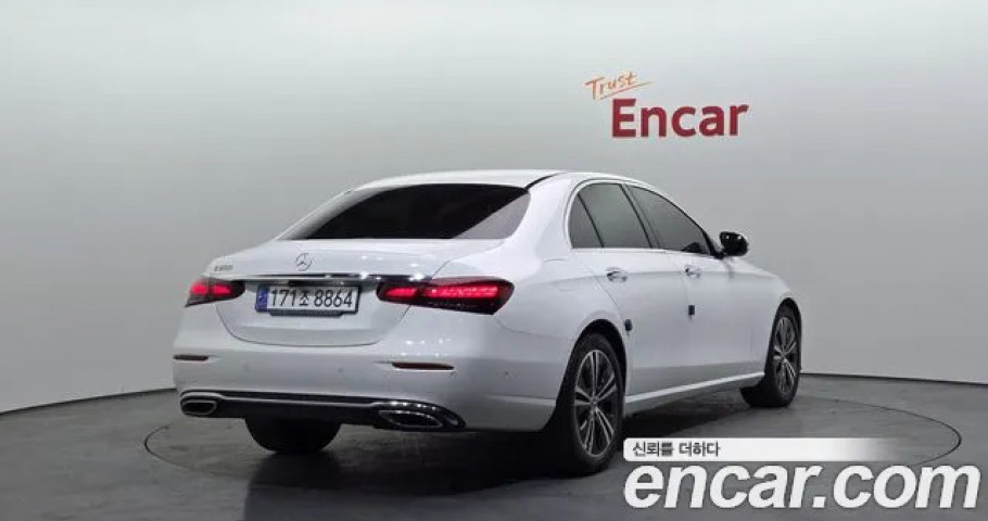 Mercedes-Benz E-Class 